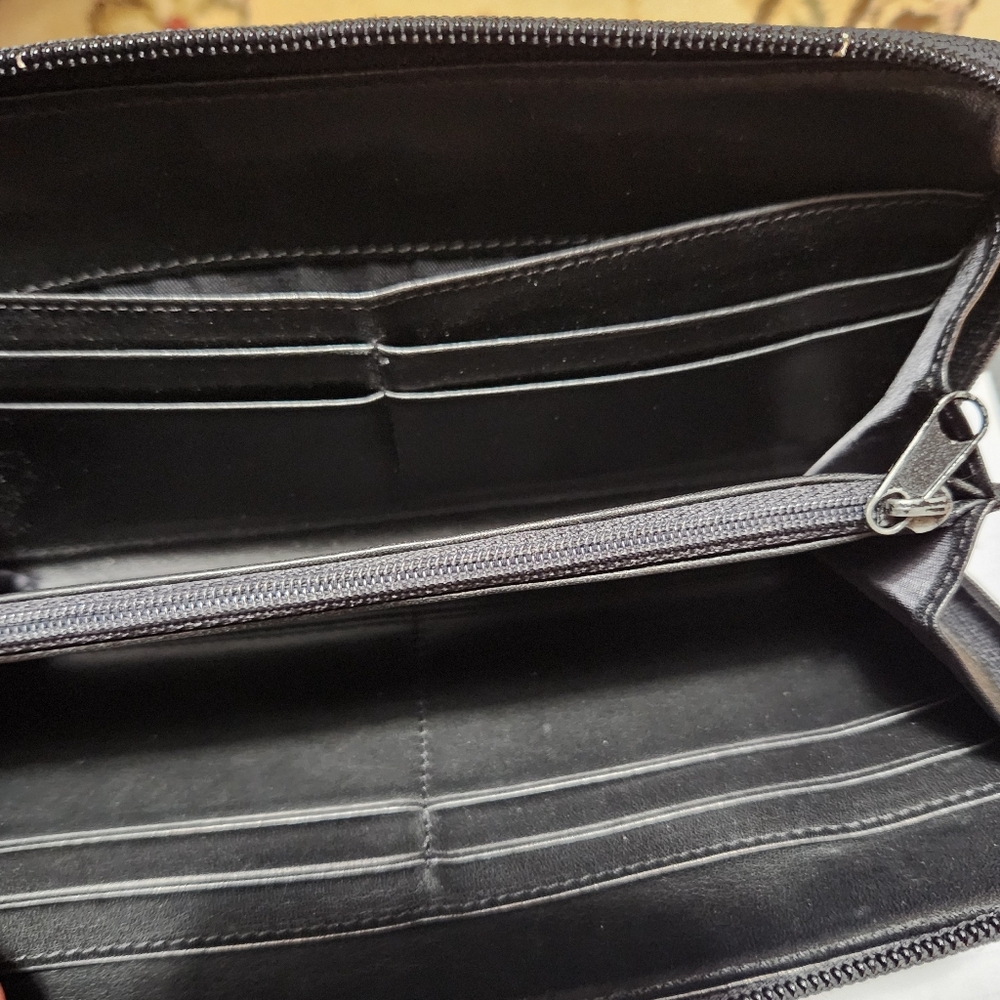 SOLD!!!!! DKNY Black Zip Around Wallet/Vintage - Picture 5 of 8